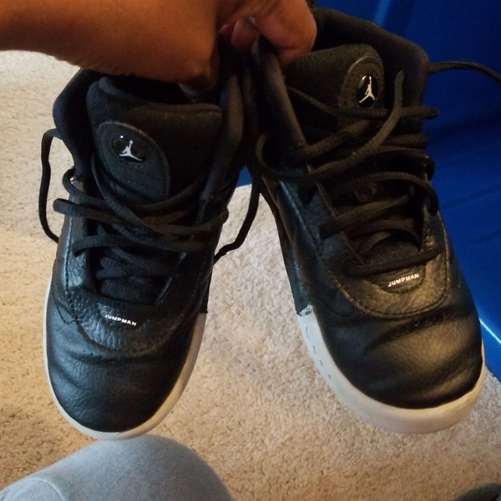 Shoes - Picture 2 of 4